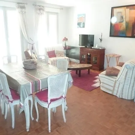 Biarritz, 3 Pieces, 6 Personnes - Fr-1-3-406 * Biarritz